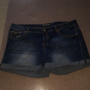 Women's amethyst shorts